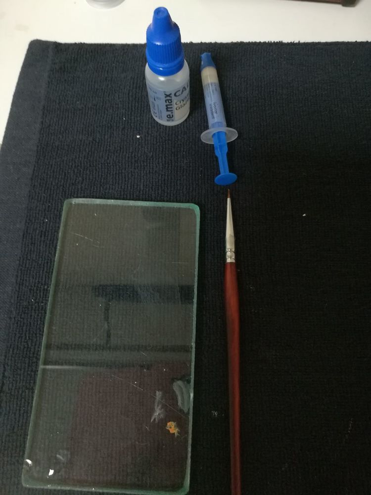 Glazing paste and glazing liquid
